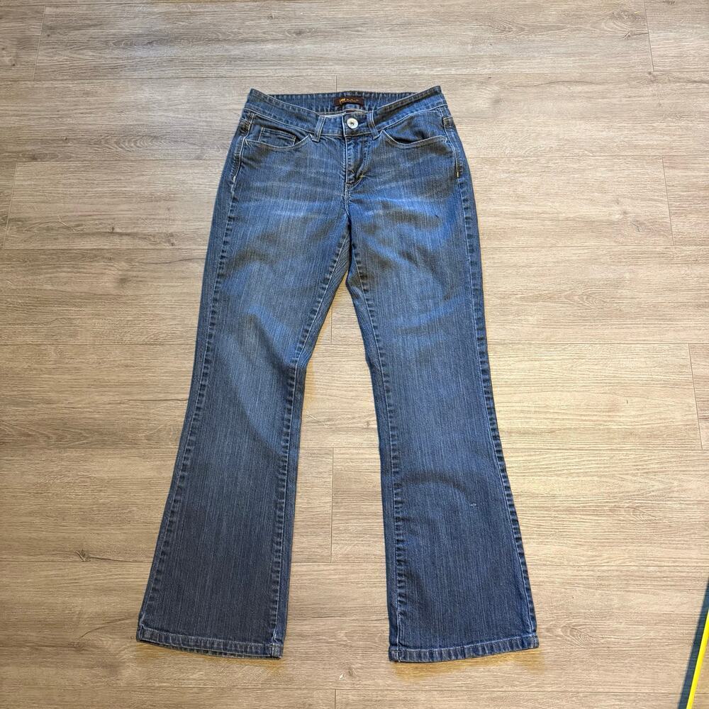 Lee One True Fit Womens Jeans Size 10M Low Rise Flare Stretch Denim Blue